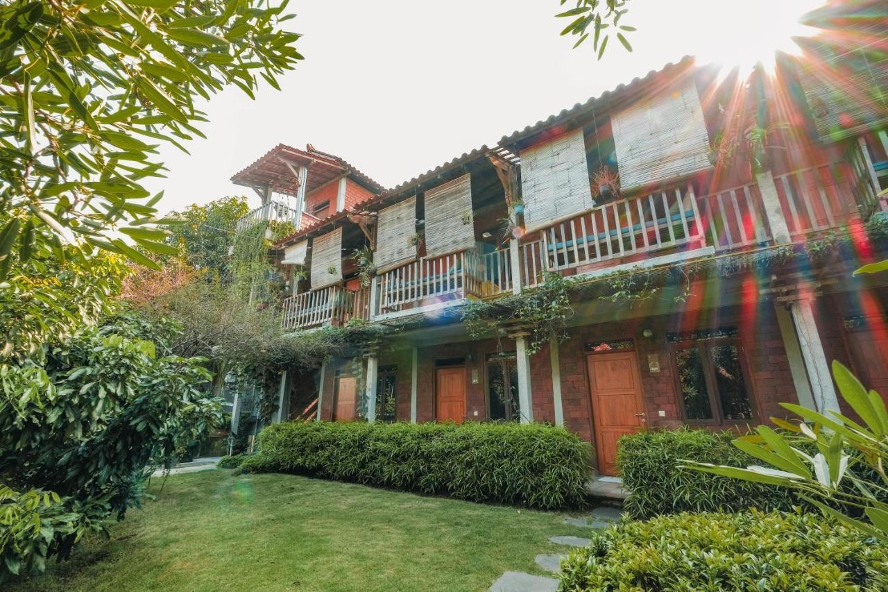Djajanti House Panzió Semarang Kültér fotó